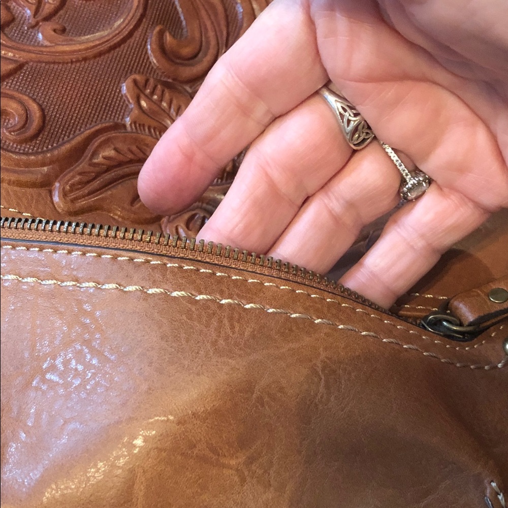 Tooled leather look boc purse - Picture 3 of 9